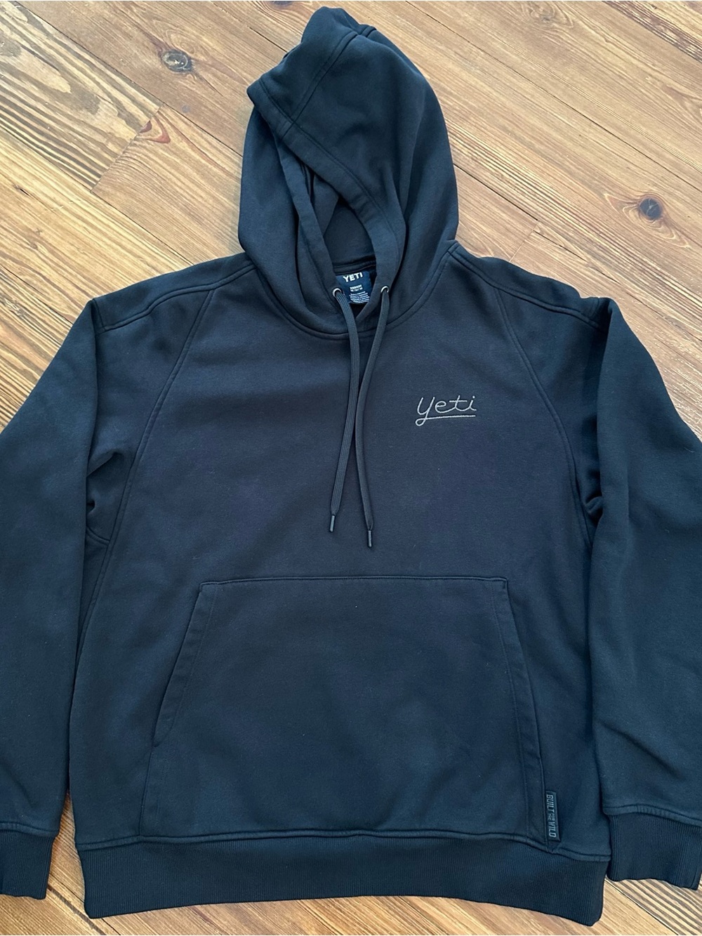 Yeti Men's Black Pullover Hoodie with Subtle Script Logo